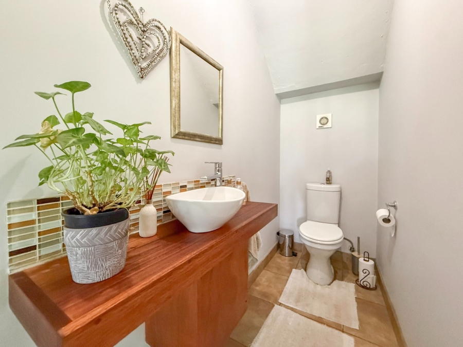 3 Bedroom Property for Sale in The Coves North West